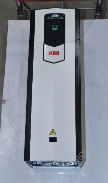 Neuer ABB Frequenzumrichter ACS800-04-0170-3+P901