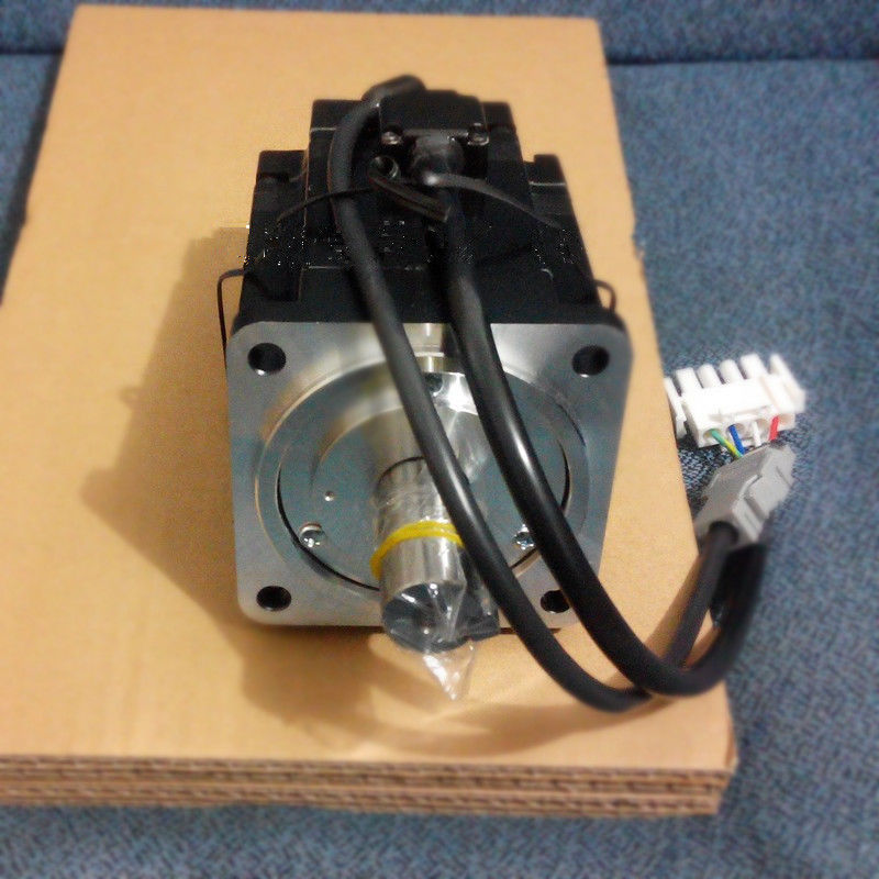 SGMJV-08ADE6S AC Servo Motor 750w 3000rpm 2.39N.m 80mm frame AC200V