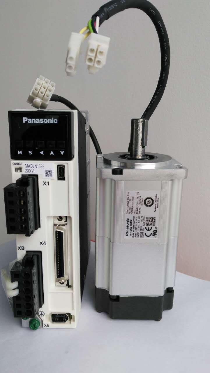 MSMF022L1U2M+MADLN15SE AC-Servomotor-Antriebssätze 60 mm 200 W 3000 U/min 0,64 N