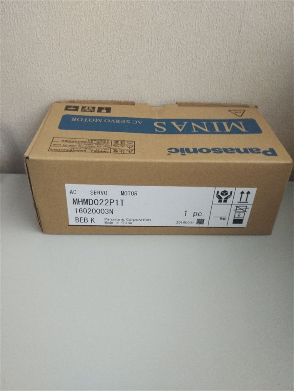 NEUER PANASONIC AC-Servomotor MHMD022P1T im Karton