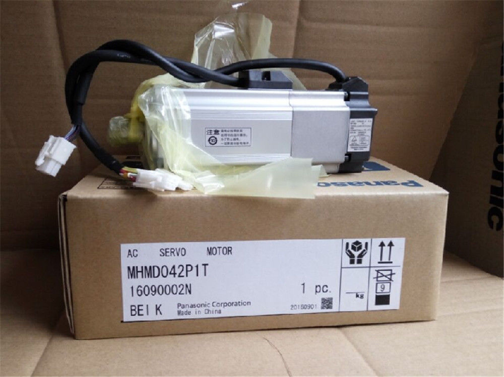 NEUER PANASONIC AC-Servomotor MHMD042P1T im Karton