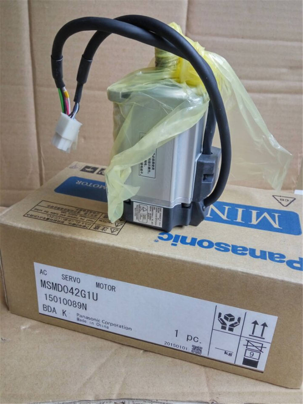 NEUER PANASONIC AC-Servomotor MSMD042G1U im Karton