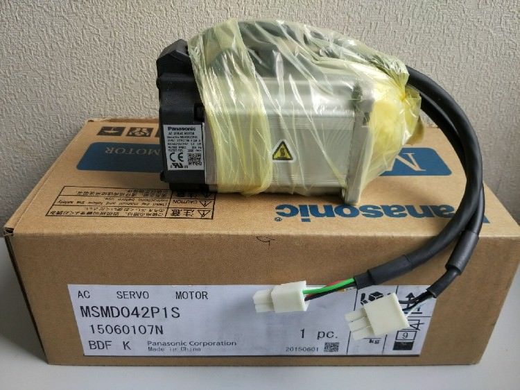 Neu PANASONIC Servomotor MSMD042P1S im Karton