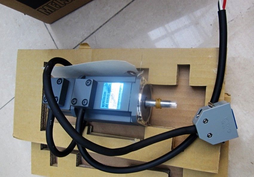 Mitsubishi 3000RPM 100WATT AC SERVO MOTOR HA-FE13 HAFE13