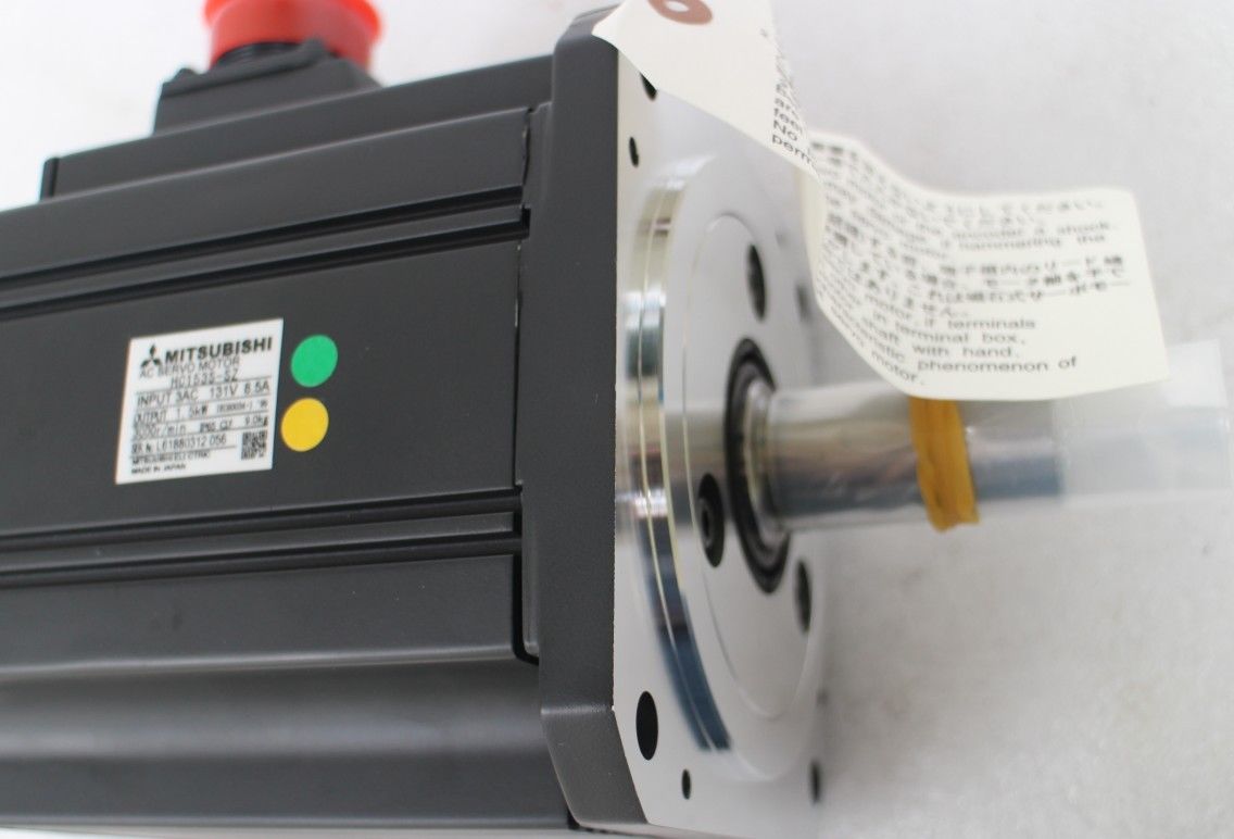 Nagelneuer Mitsubishi Servomotor HC153S-SZ im Kasten HC153SSZ