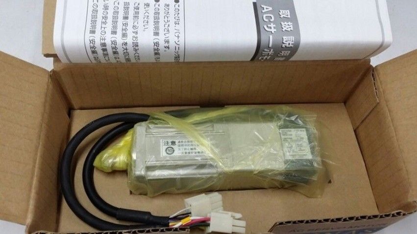 NEW&ORIGINAL Panasonic AC SERVO MOTOR MSMD012P1D in box