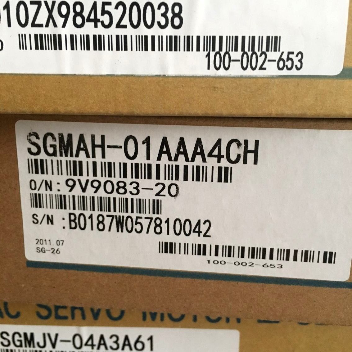 Yaskawa SERVO MOTOR SGMAH-01AAA4CH SGMAH01AAA4CH in box